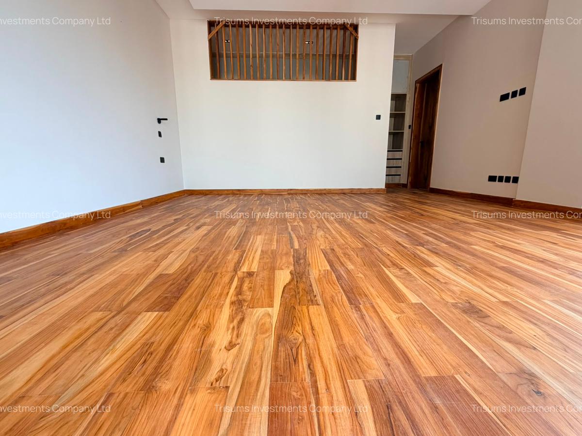 4 Bed House with En Suite in Loresho - 11