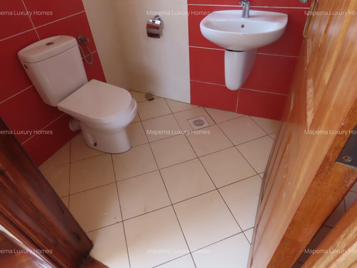 5 Bed House with En Suite at Miotoni - 12
