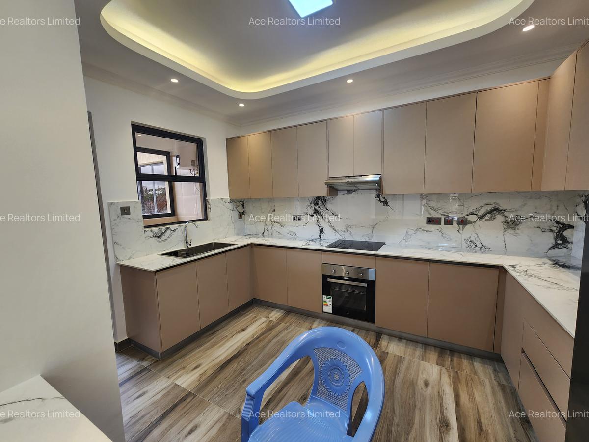 2 Bed Apartment with En Suite at Brookside - 5