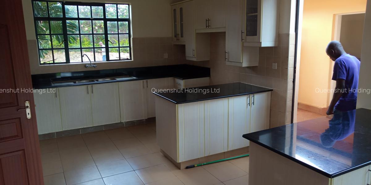 4 Bed Townhouse with En Suite in Runda - 2