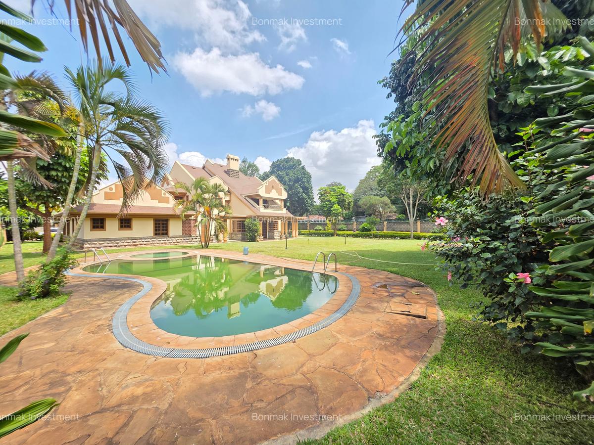 5 Bed House with En Suite at Old Runda - 1