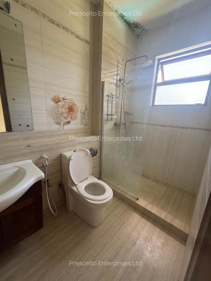 3 Bed Apartment with En Suite at Off Links Road - 16