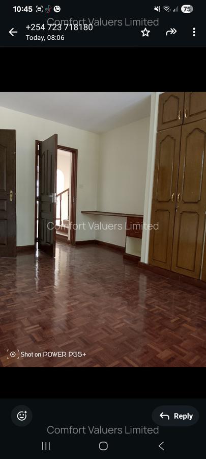 5 Bed Villa with En Suite at Lavington Green - 11