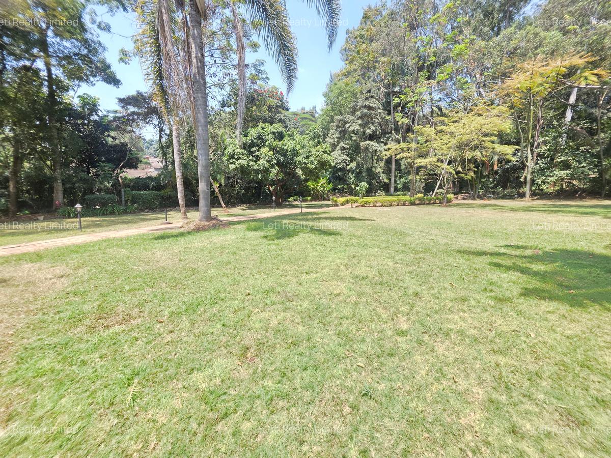 4 Bed House with En Suite in Lavington - 3