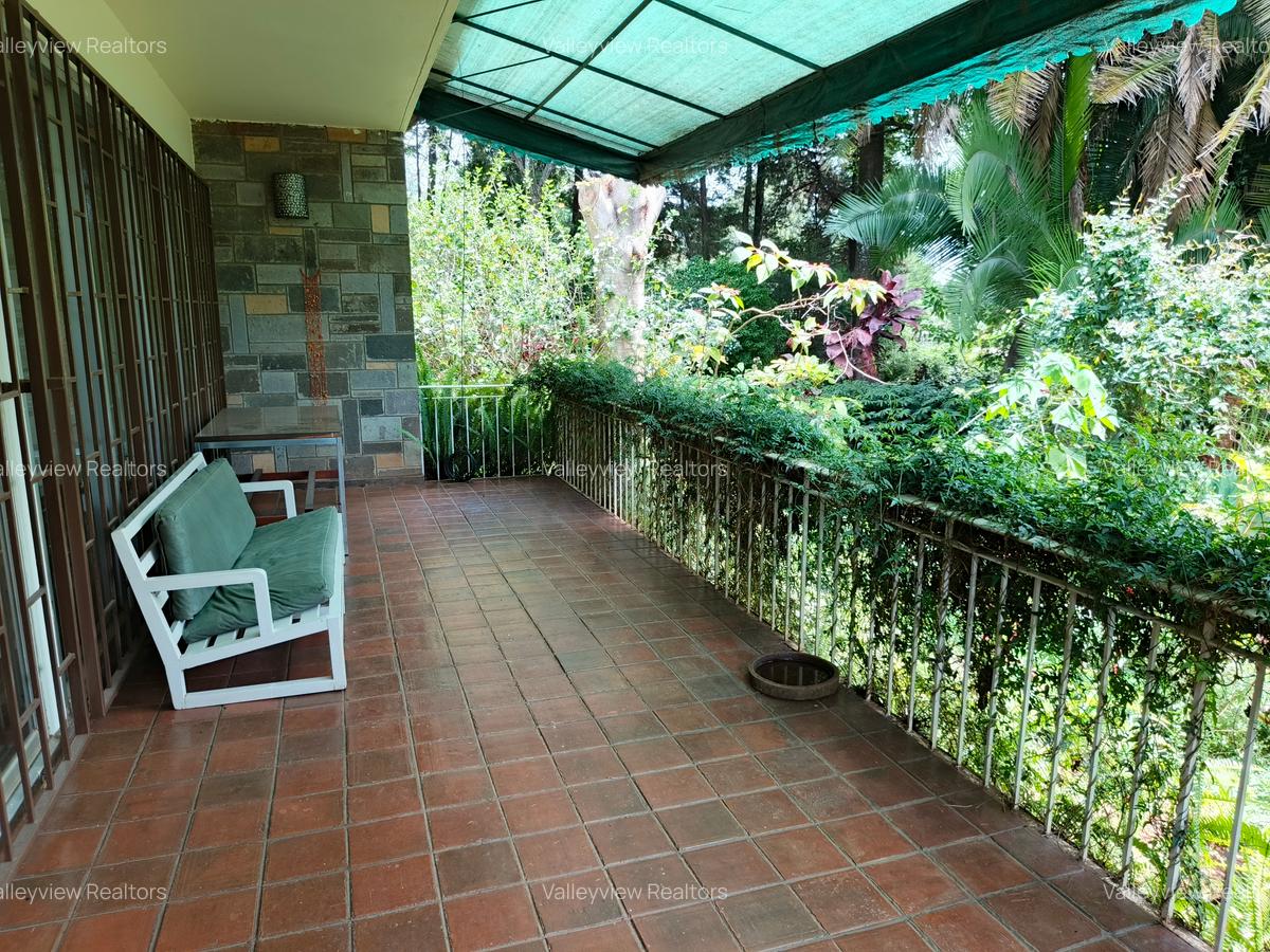 3 Bed Townhouse with En Suite at Lavington - 17