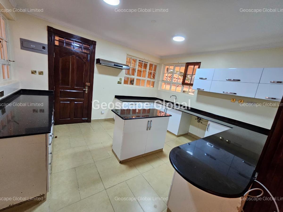 4 Bed Townhouse with En Suite in Kyuna - 5