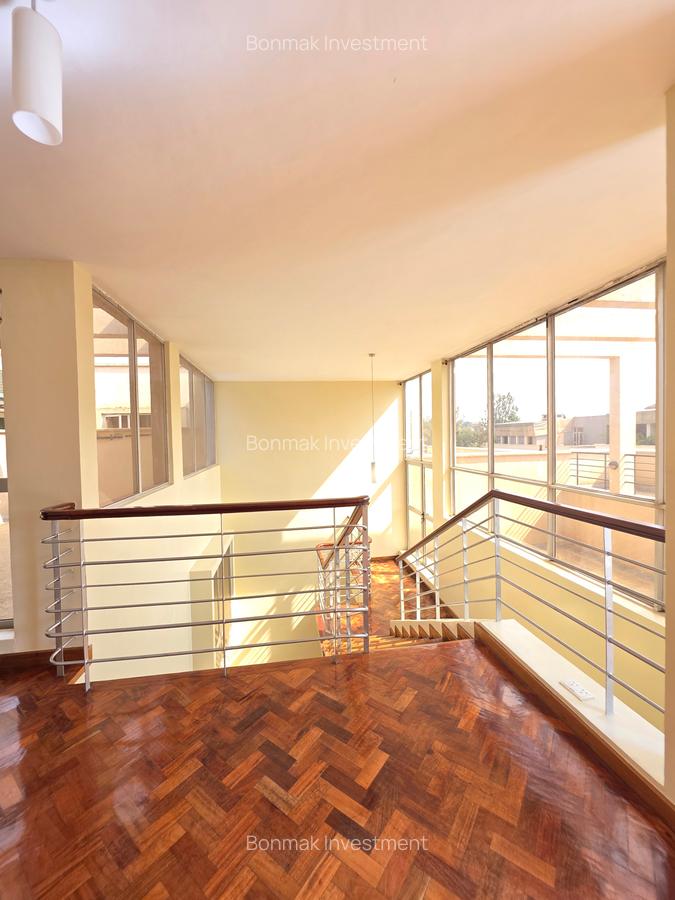 5 Bed Townhouse with En Suite at Lavington Green - 7