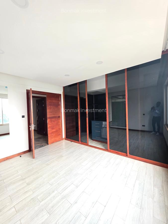 4 Bed Apartment with En Suite at General Mathenge - 11