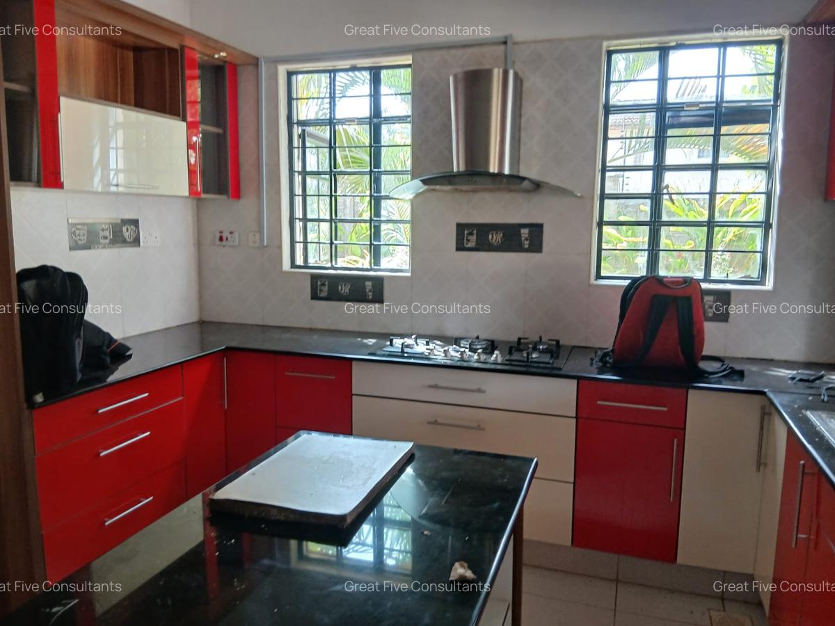 4 Bed Villa with En Suite in Kitisuru - 5
