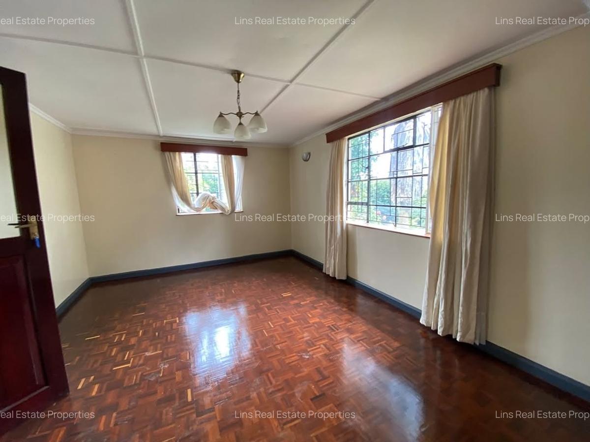 5 Bed House with En Suite in Runda - 10