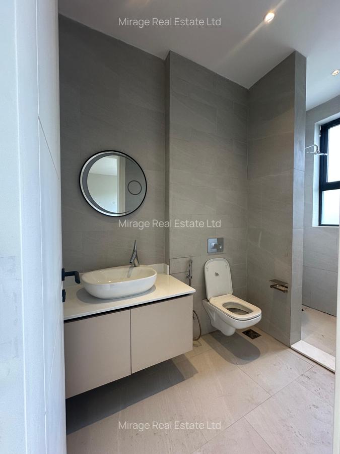 5 Bed Townhouse with En Suite in Lavington - 19