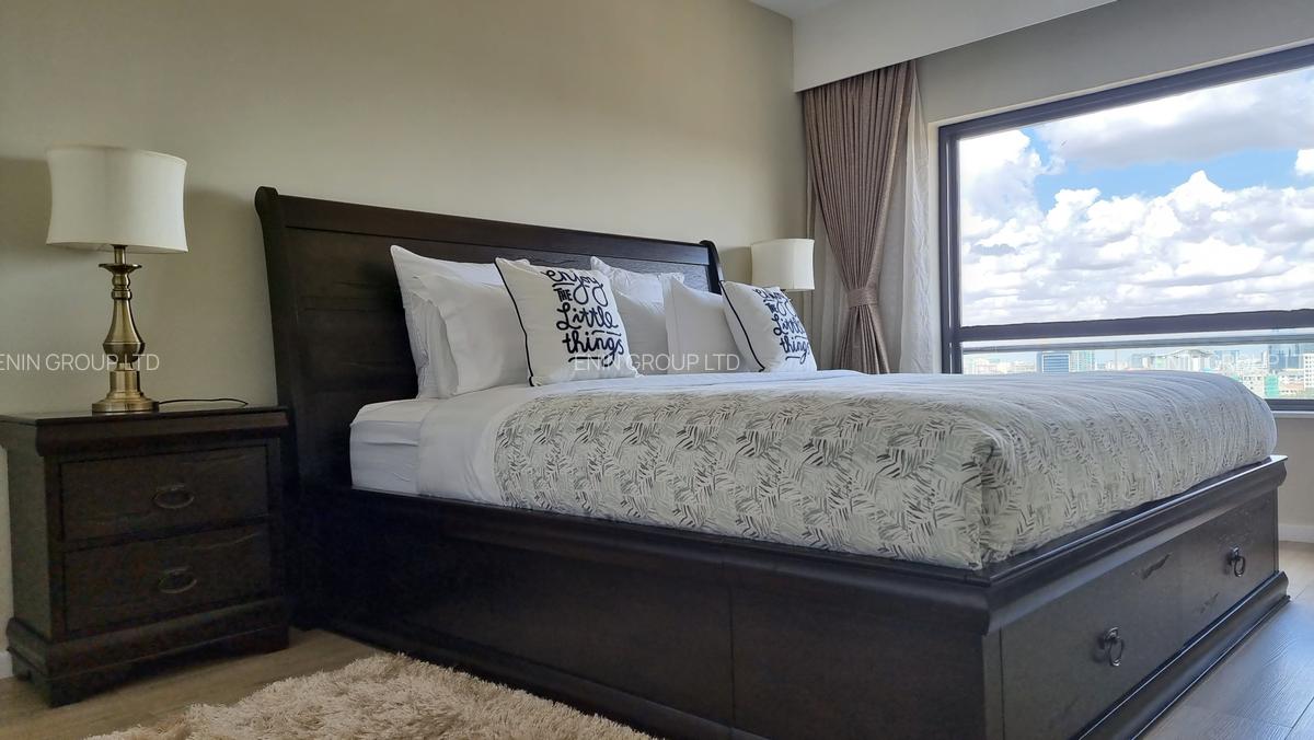 Serviced 2 Bed Apartment with En Suite at Riverside Drive - 18