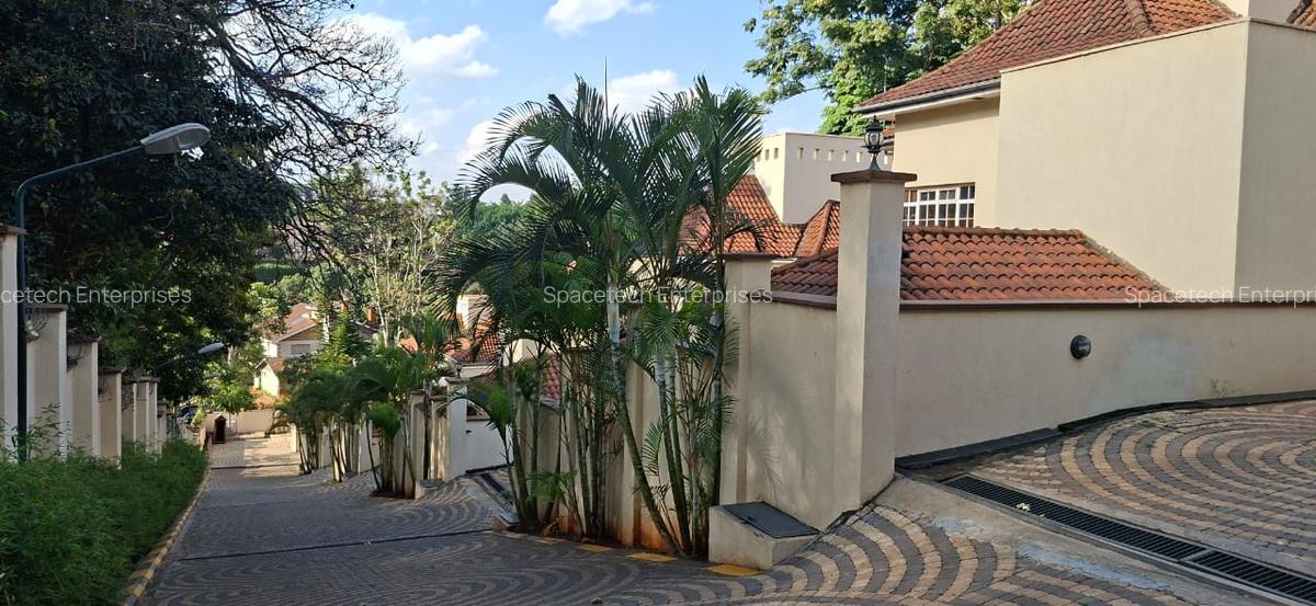 4 Bed Townhouse with En Suite in Kyuna - 1