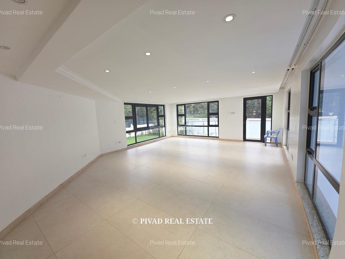 6 Bed House with Garden in Runda - 7