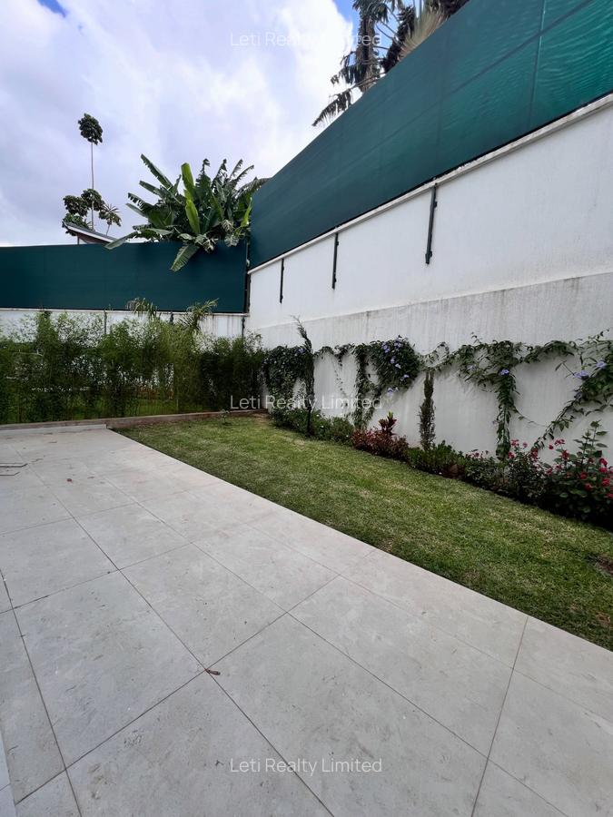 5 Bed Townhouse with En Suite in Lavington - 2