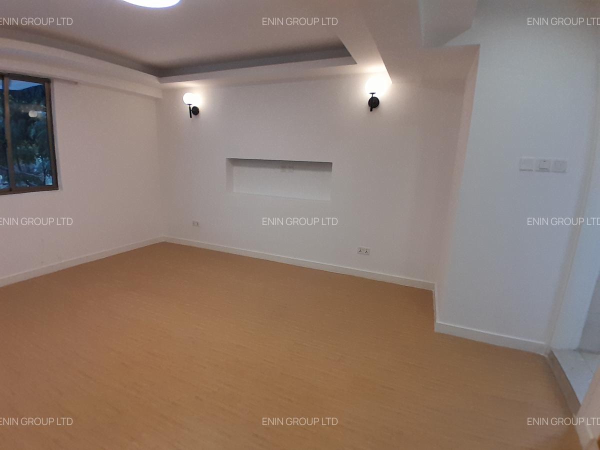 3 Bed Apartment with En Suite in Lavington - 6