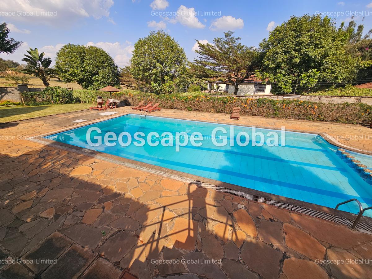 4 Bed House with En Suite in Rosslyn - 13
