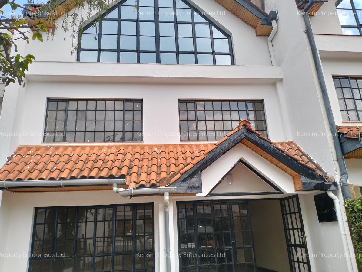 4 Bed Townhouse with En Suite in Westlands Area - 1