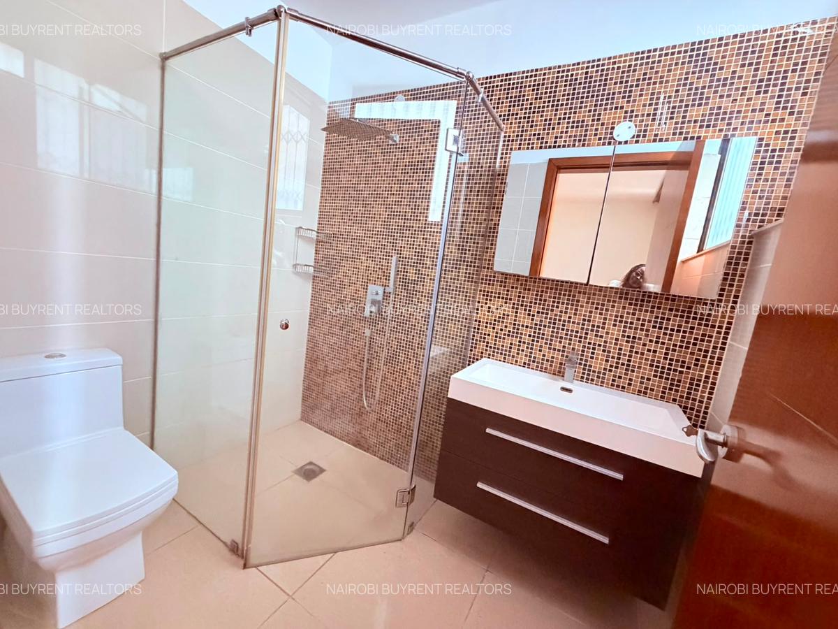 3 Bed Apartment with En Suite in Parklands - 7