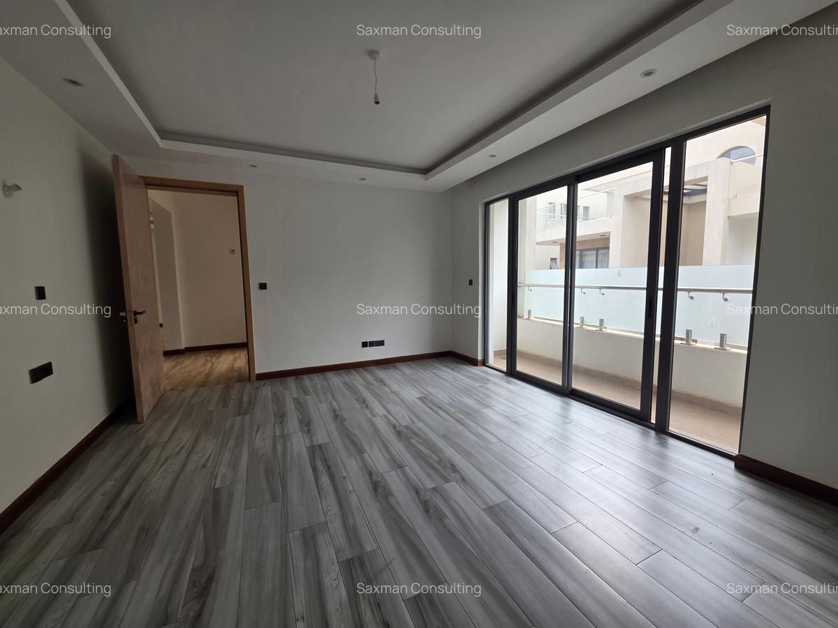 6 Bed Townhouse with En Suite in Lavington - 15