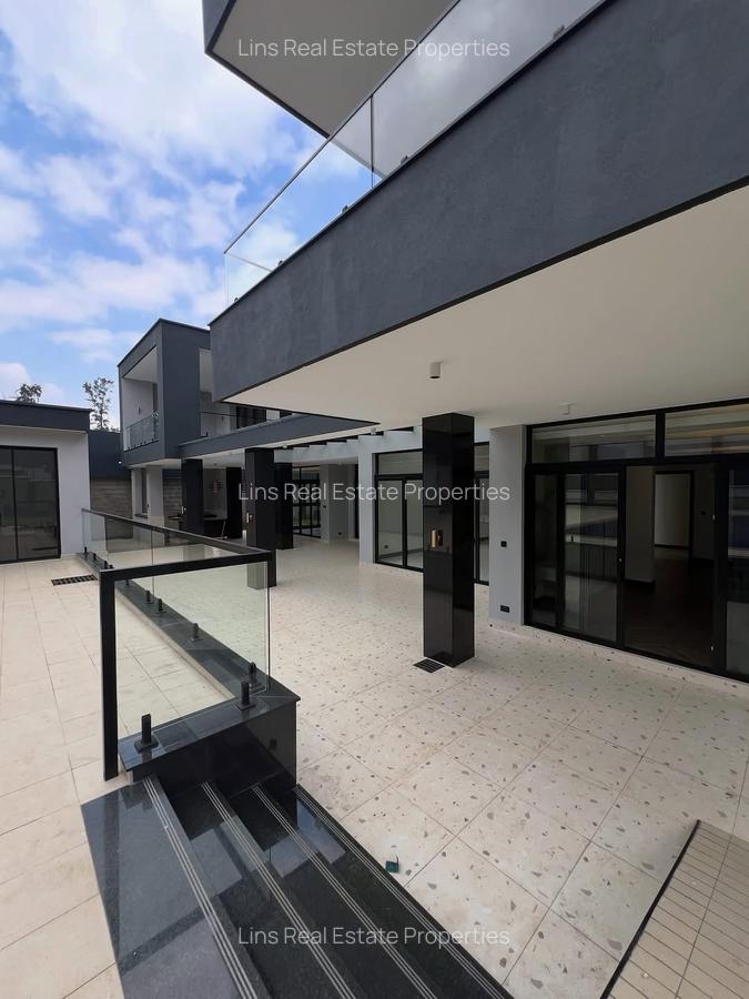 5 Bed House with En Suite in Nyari - 14