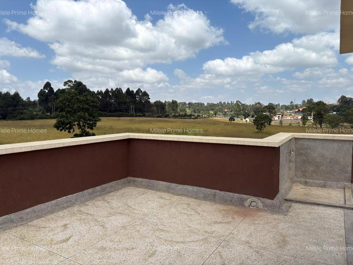 4 Bed Townhouse with En Suite in Banana - 10