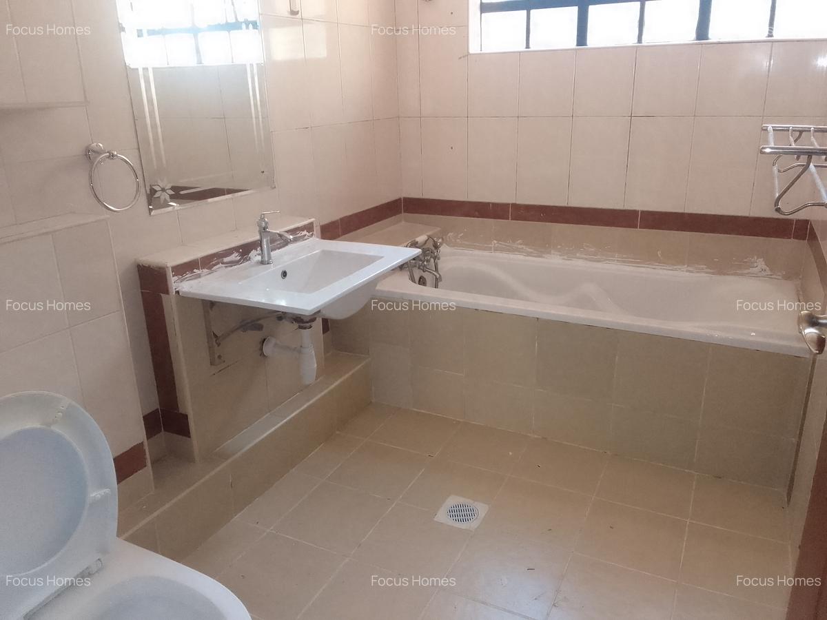 5 Bed Townhouse with En Suite in Lavington - 7