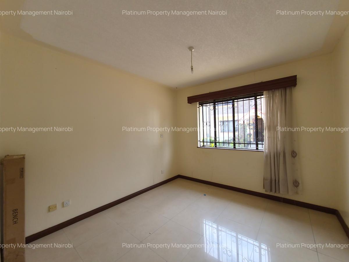 4 Bed House with En Suite at Grevillea Grove - 9