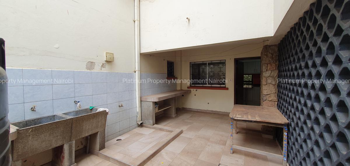 5 Bed House with En Suite at Second Parklands - 6