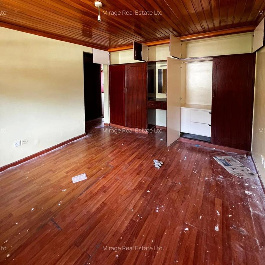 3 Bed Apartment with Swimming Pool in Riverside - 8