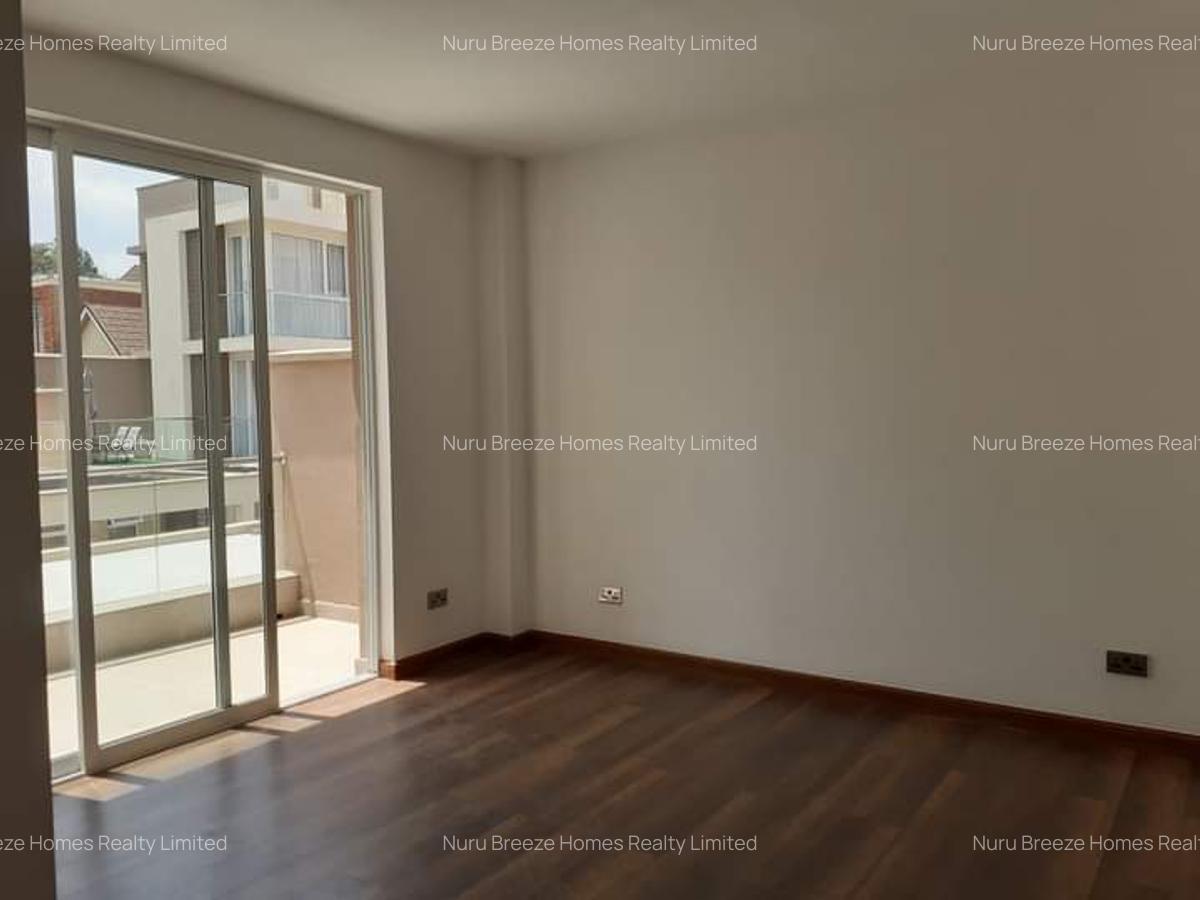 4 Bed Townhouse with En Suite in Lavington - 6