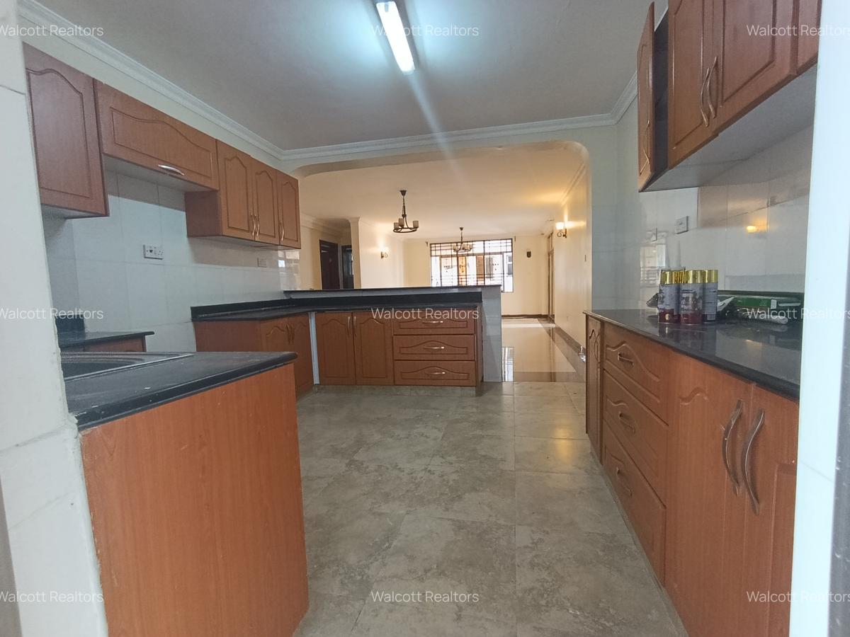 3 Bed Apartment with En Suite in Lavington - 4