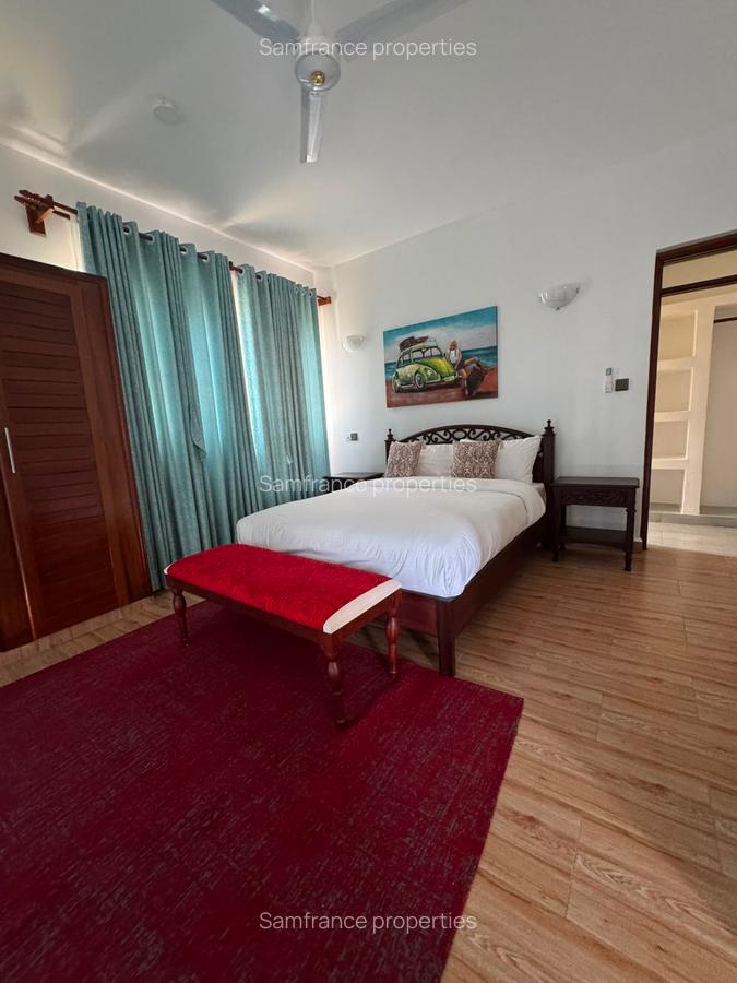4 Bed Villa with En Suite at Pazuri - 5