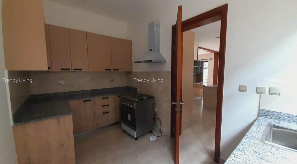 5 Bed Townhouse with En Suite in Lavington - 4