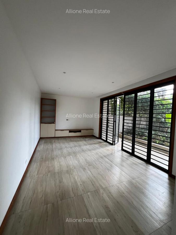 3 Bed House in Nyari - 5