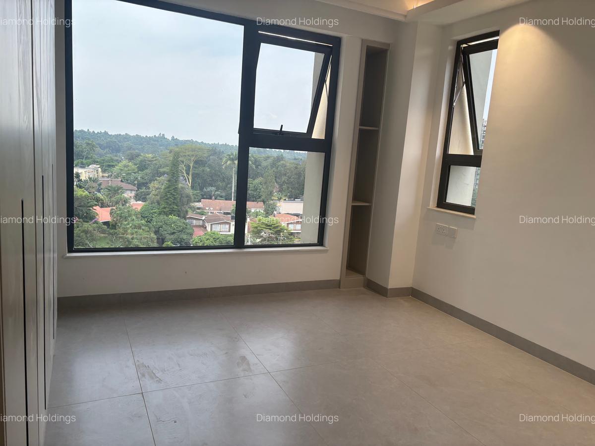 3 Bed Apartment with En Suite in Spring Valley - 4