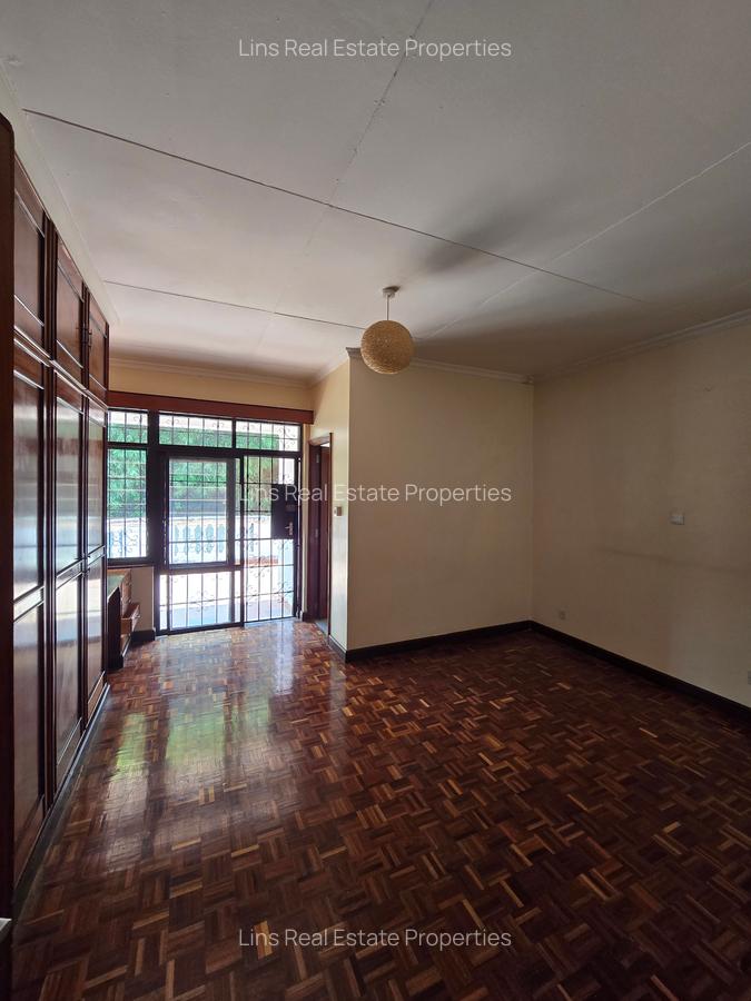 5 Bed House with En Suite in Runda - 15