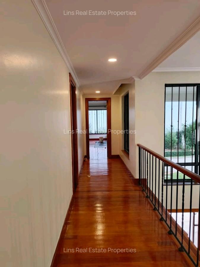 5 Bed Townhouse with En Suite in Loresho - 12