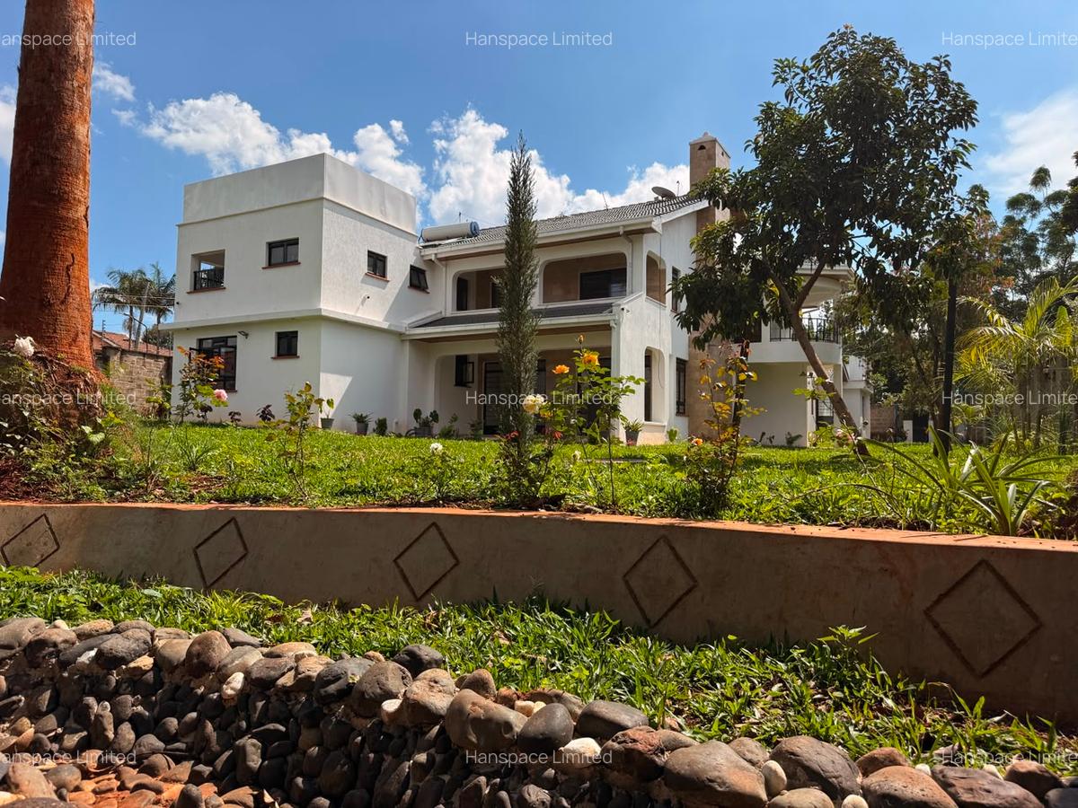 5 Bed Villa with En Suite in Runda - 1