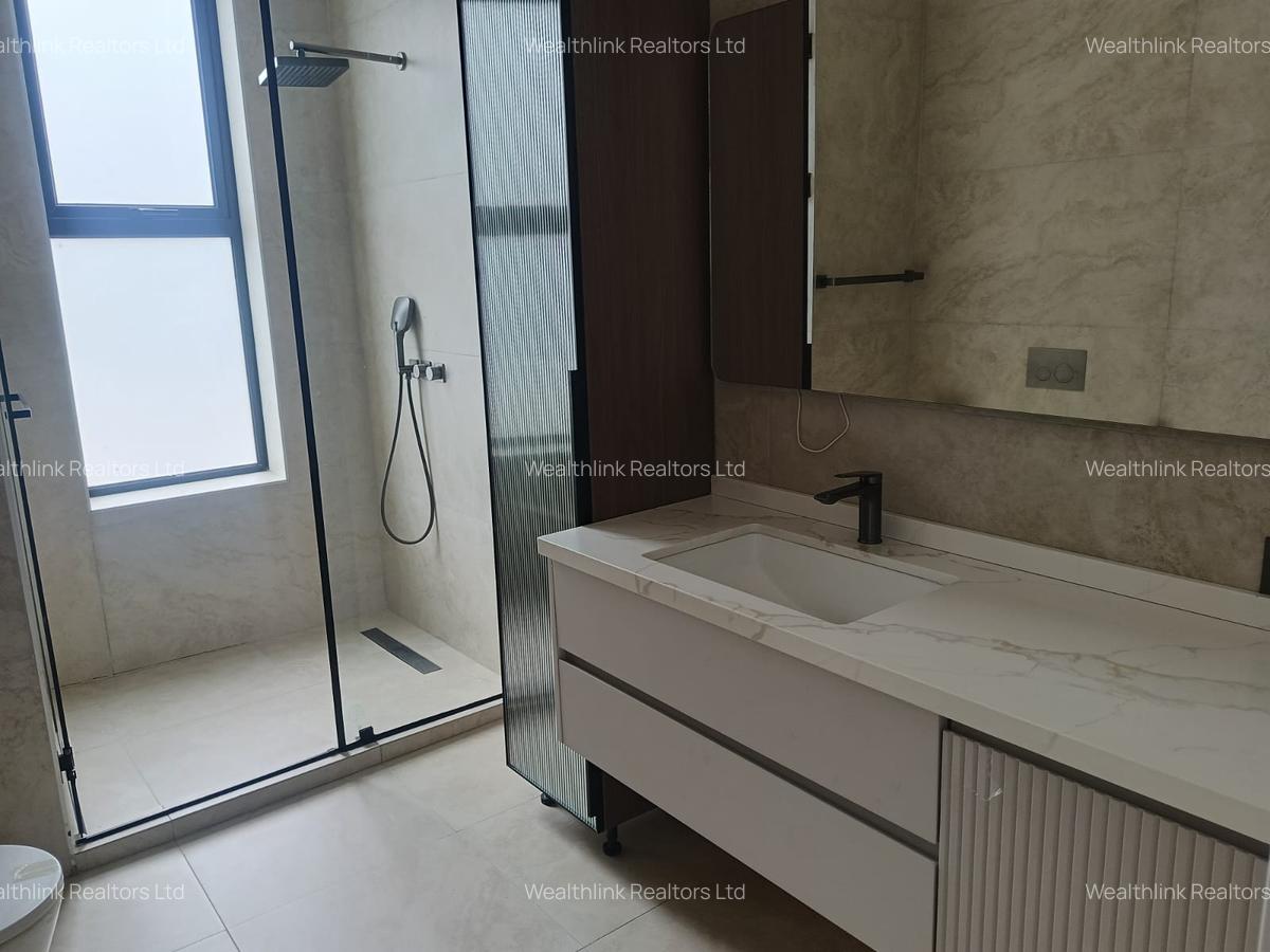 5 Bed Townhouse with En Suite at Runda - 13