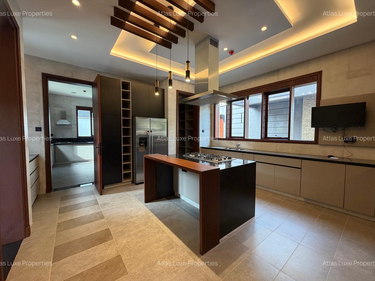 4 Bed House with En Suite in Runda - 4