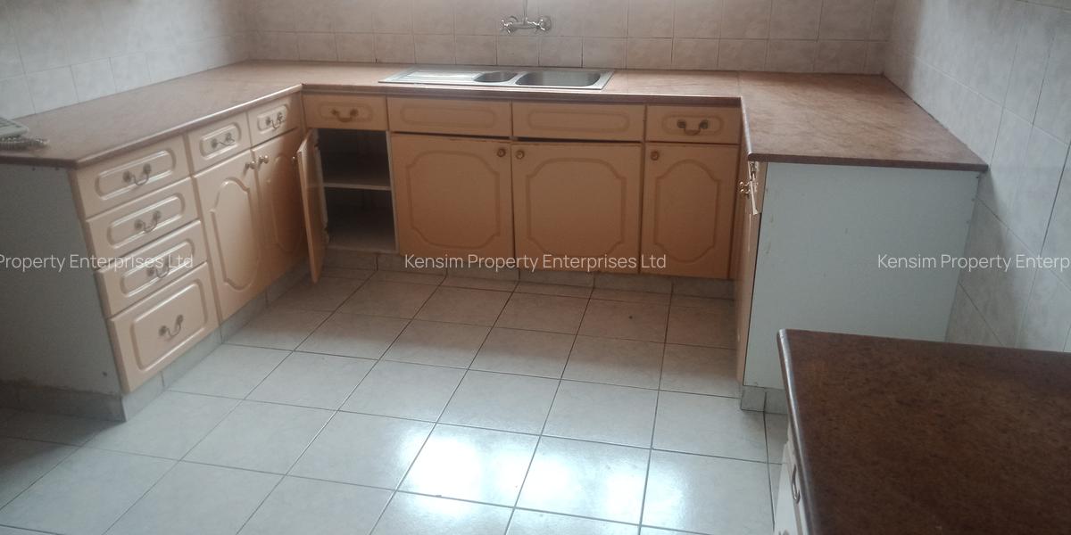 4 Bed Townhouse with En Suite in Lavington - 7
