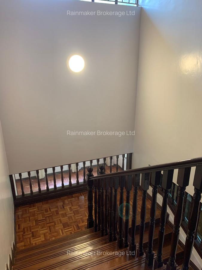 5 Bed Townhouse with En Suite in Runda - 9