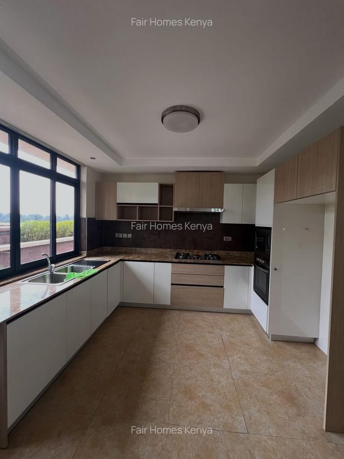 4 Bed Apartment with En Suite at Riverside Drive - 2