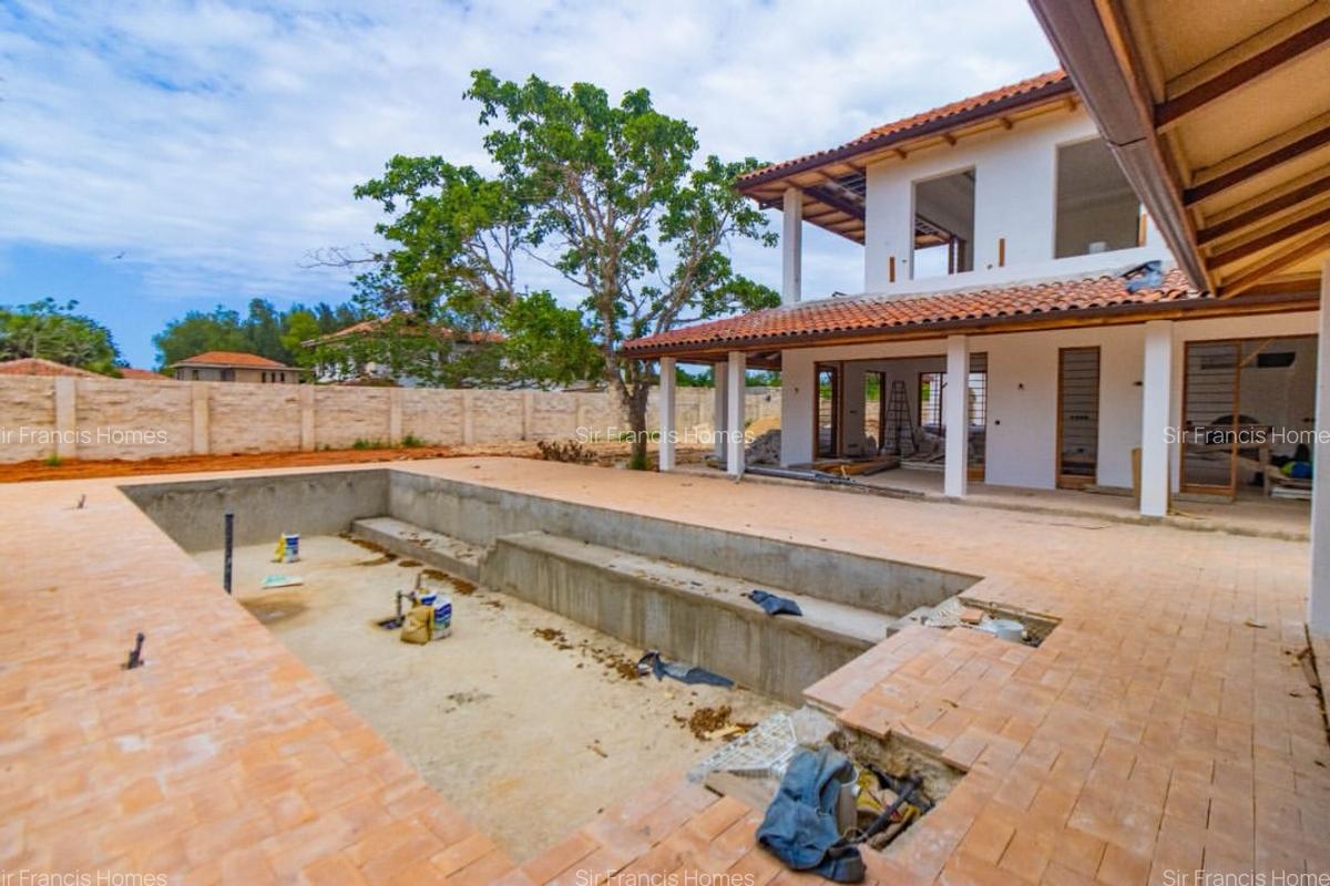 3 Bed Villa with En Suite in Diani - 12