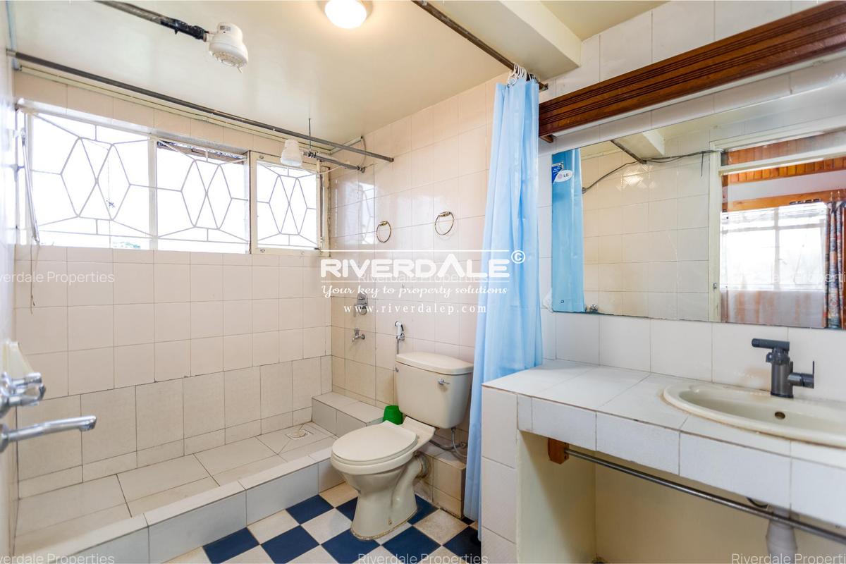 Furnished 3 Bed Apartment with En Suite in Brookside - 7