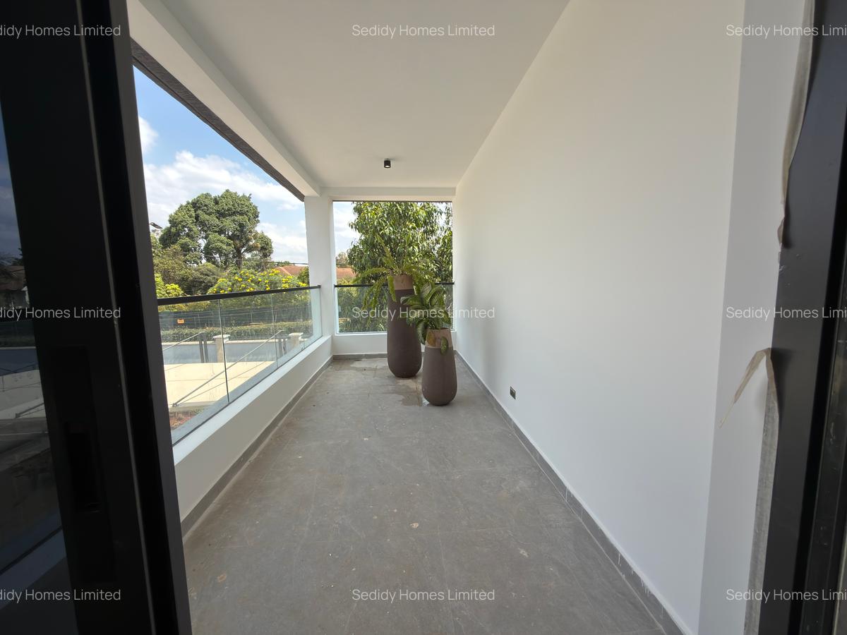 5 Bed Villa with En Suite in Runda - 15
