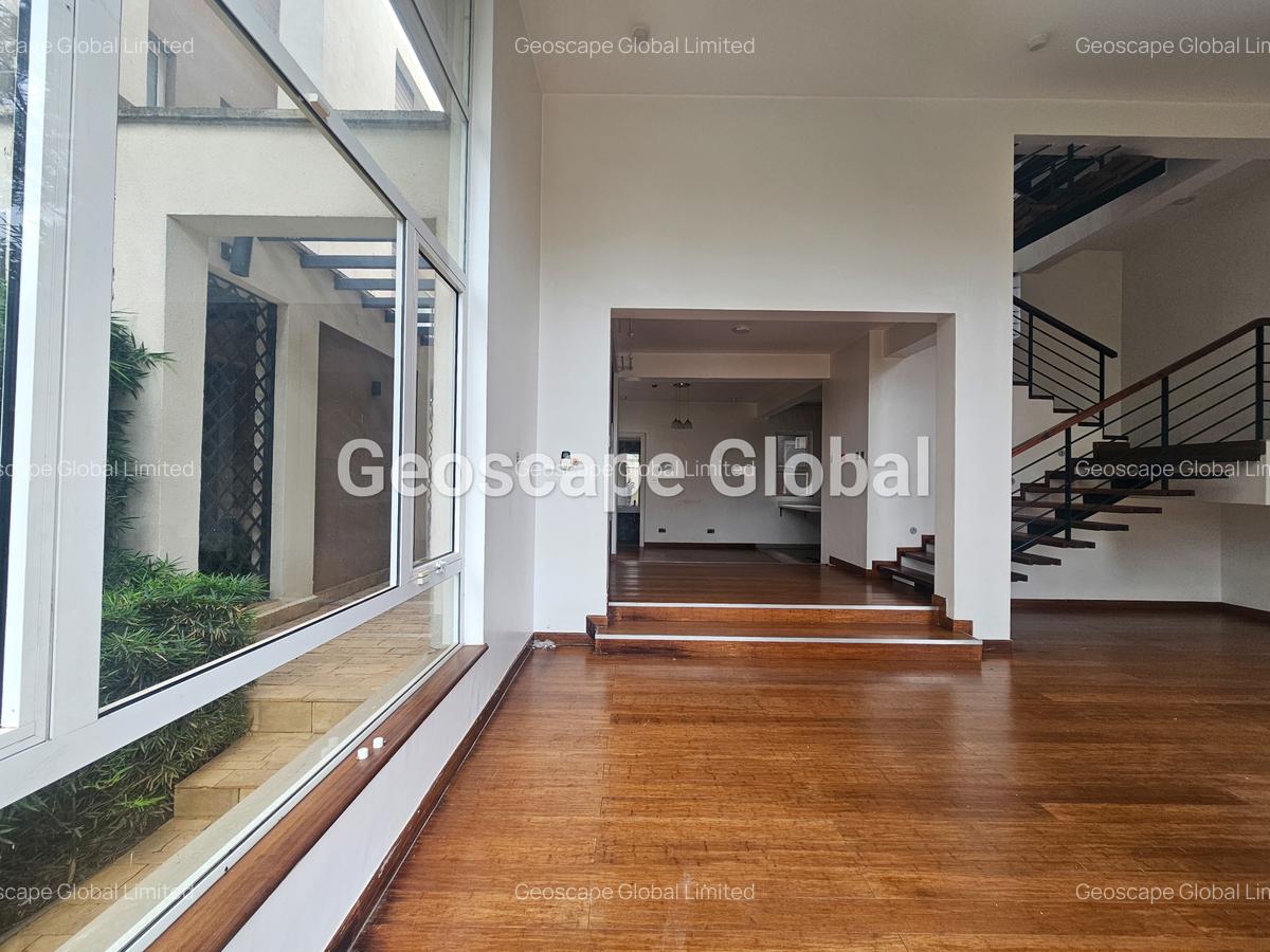 5 Bed Townhouse with En Suite in Lavington - 12