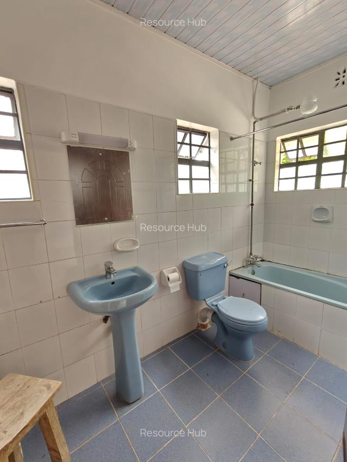 3 Bed House with En Suite at Bomas Area - 13