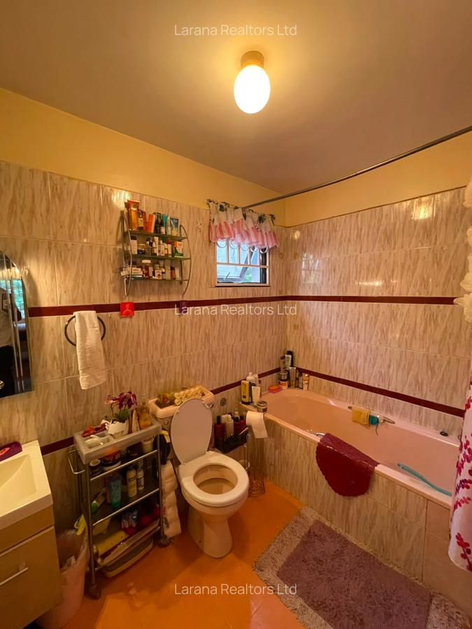4 Bed Townhouse with En Suite at Maji Mazuri Rd - 10